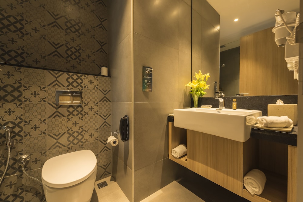 Habitación Deluxe King del hotel Grand Mercure Mysore. Foto 10