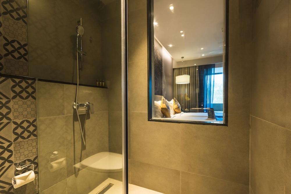 Habitación Premier Twin del hotel Grand Mercure Mysore. Foto 3