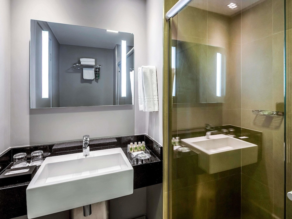 Habitación ejecutiva con 1 cama queen - size del hotel Grand Mercure São Paulo Vila Olímpia. Foto 16