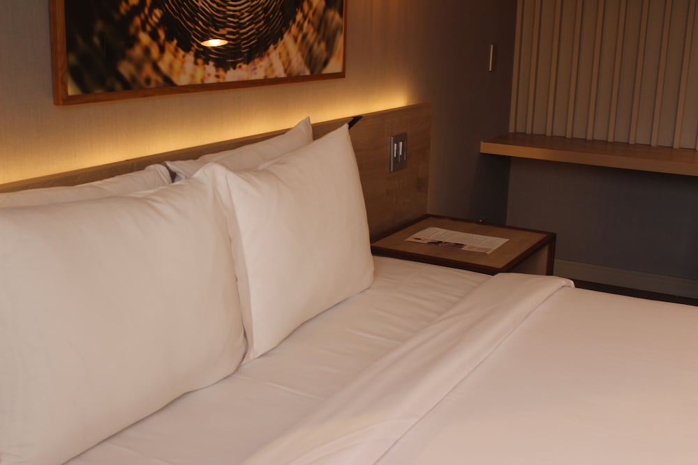 HABITACIÓN EJECUTIVA PREMIUM, 1 cama queen - size del hotel Grand Mercure São Paulo Vila Olímpia. Foto 8
