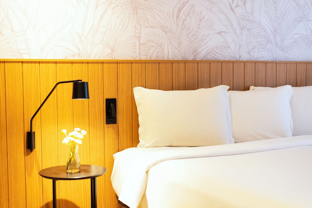 HABITACIÓN DELUXE con 1 cama doble king - size del hotel Grand Mercure São Paulo Vila Olímpia. Foto 6