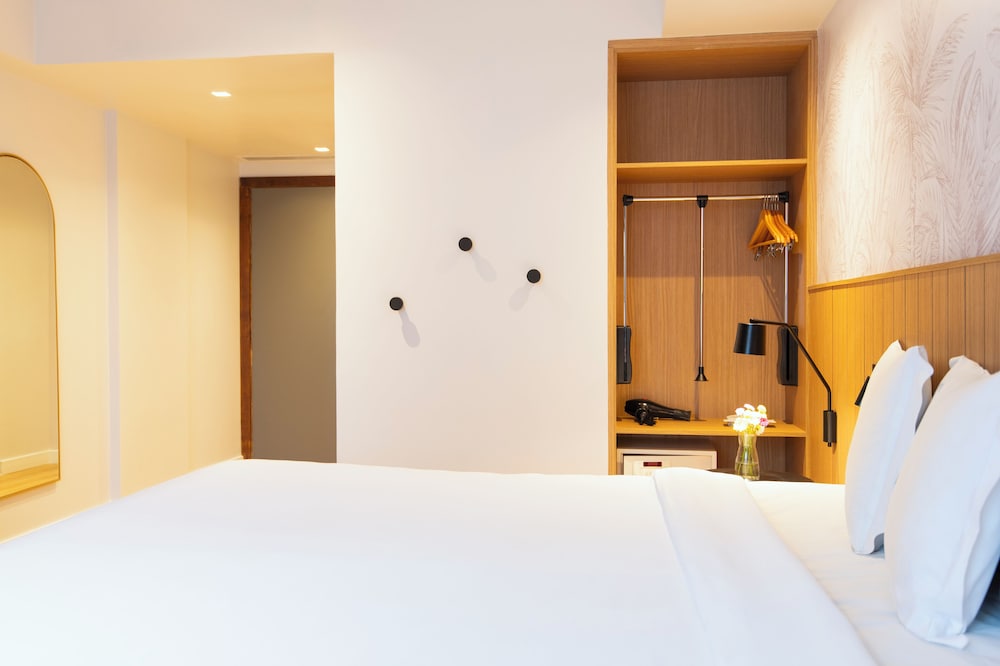 HABITACIÓN DELUXE con 1 cama doble king - size del hotel Grand Mercure São Paulo Vila Olímpia. Foto 7