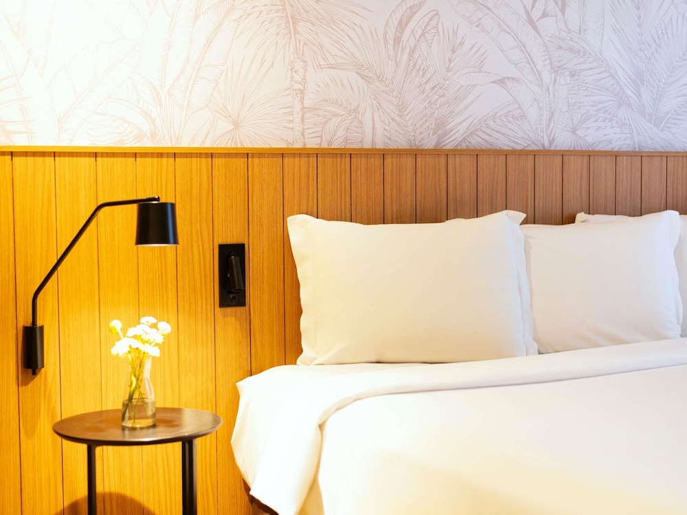 HABITACIÓN DELUXE con 1 cama doble king - size del hotel Grand Mercure São Paulo Vila Olímpia. Foto 13