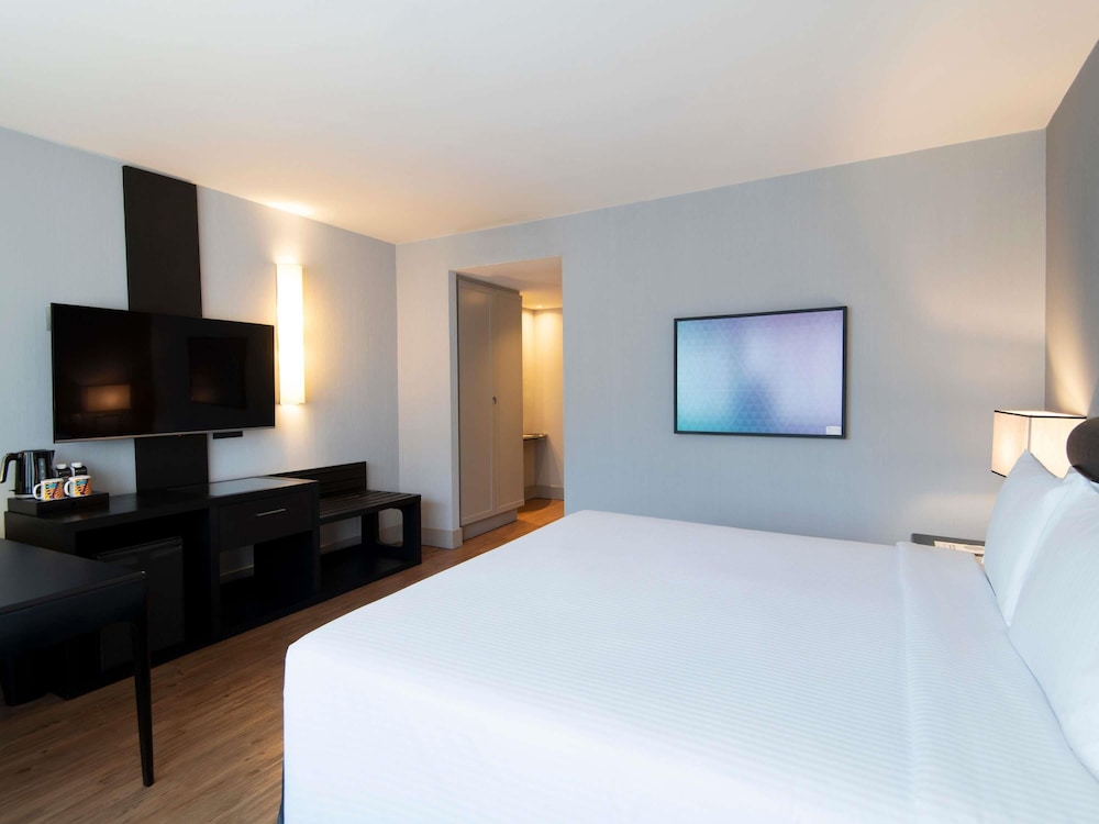 Habitación superior, 1 cama de matrimonio, bañera del hotel Pullman São Paulo Vila Olímpia. Foto 1