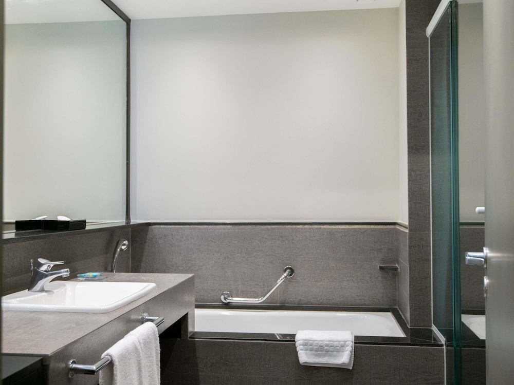 Suite familiar, 1 cama de matrimonio grande, bañera del hotel Pullman São Paulo Vila Olímpia. Foto 3