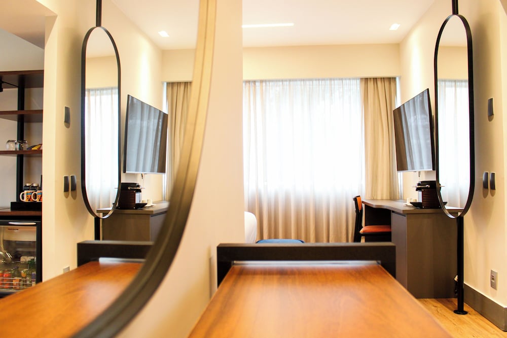 Suite junior, 1 cama de matrimonio, bañera del hotel Pullman São Paulo Vila Olímpia. Foto 4