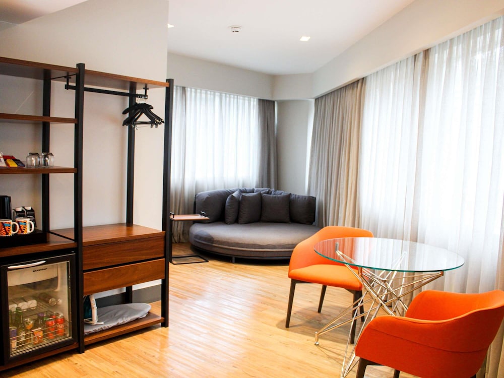 Suite junior, 1 cama de matrimonio, bañera del hotel Pullman São Paulo Vila Olímpia. Foto 13