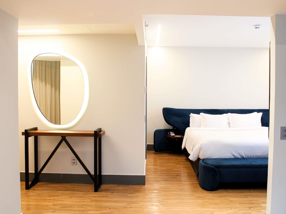 Suite junior, 1 cama de matrimonio, bañera del hotel Pullman São Paulo Vila Olímpia. Foto 17