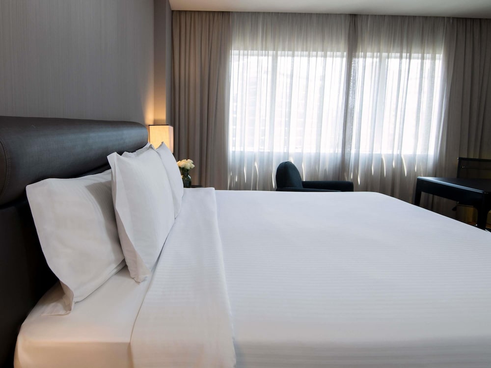 Habitación superior, 1 cama de matrimonio, bañera del hotel Pullman São Paulo Vila Olímpia. Foto 15