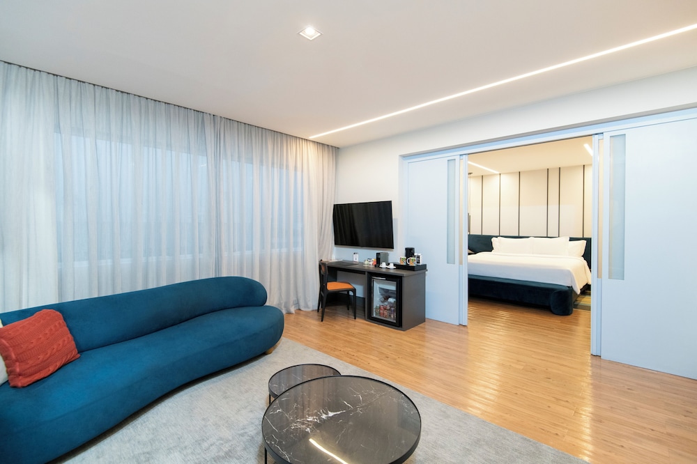 Suite familiar, 1 cama de matrimonio grande, bañera del hotel Pullman São Paulo Vila Olímpia. Foto 2