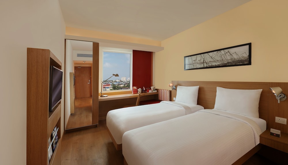 Habitación estándar con 2 camas individuales del hotel Ibis Kochi City Centre. Foto 2
