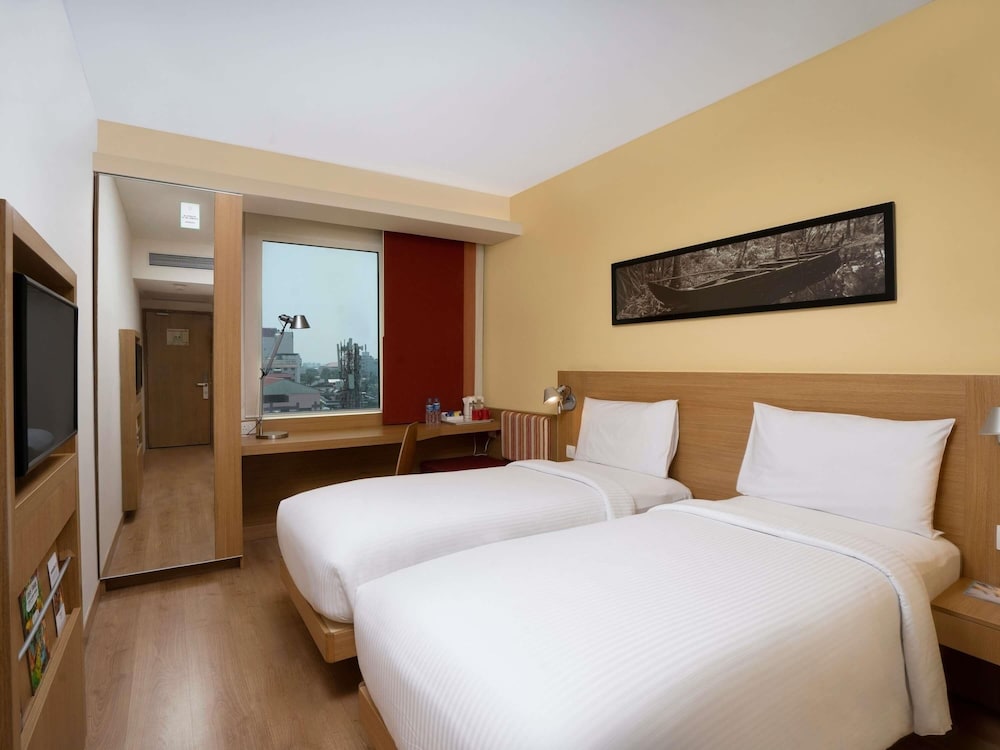 Habitación estándar con 2 camas individuales del hotel Ibis Kochi City Centre. Foto 5