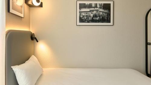 Habitación Estándar - 1 cama individual del hotel Campanile Paris 15 - Tour Eiffel. Foto 2