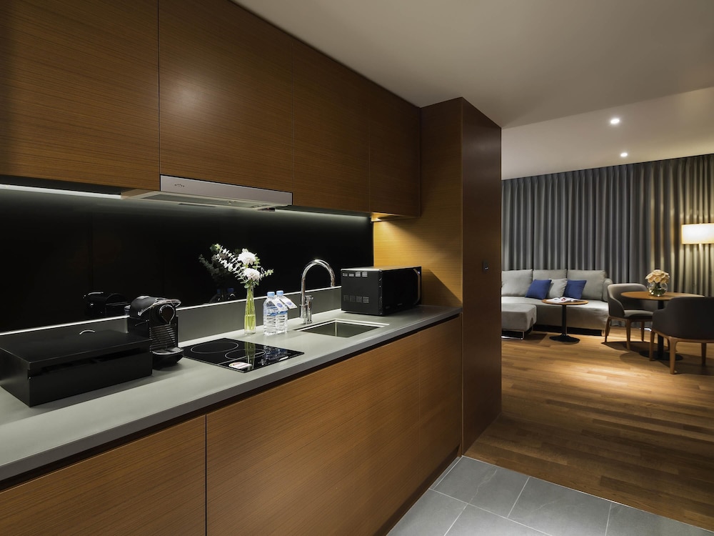 Residencia Deluxe 1 Dormitorio - 1 cama doble del hotel Novotel Ambassador Seoul Dongdaemun Hotels and Residences. Foto 1