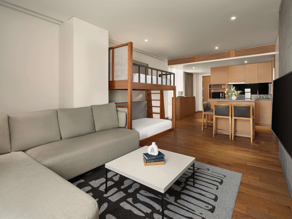 Residencia Premier Familiar 1 Dormitorio - 1 cama doble y 1 cama litera del hotel Novotel Ambassador Seoul Dongdaemun Hotels and Residences. Foto 4