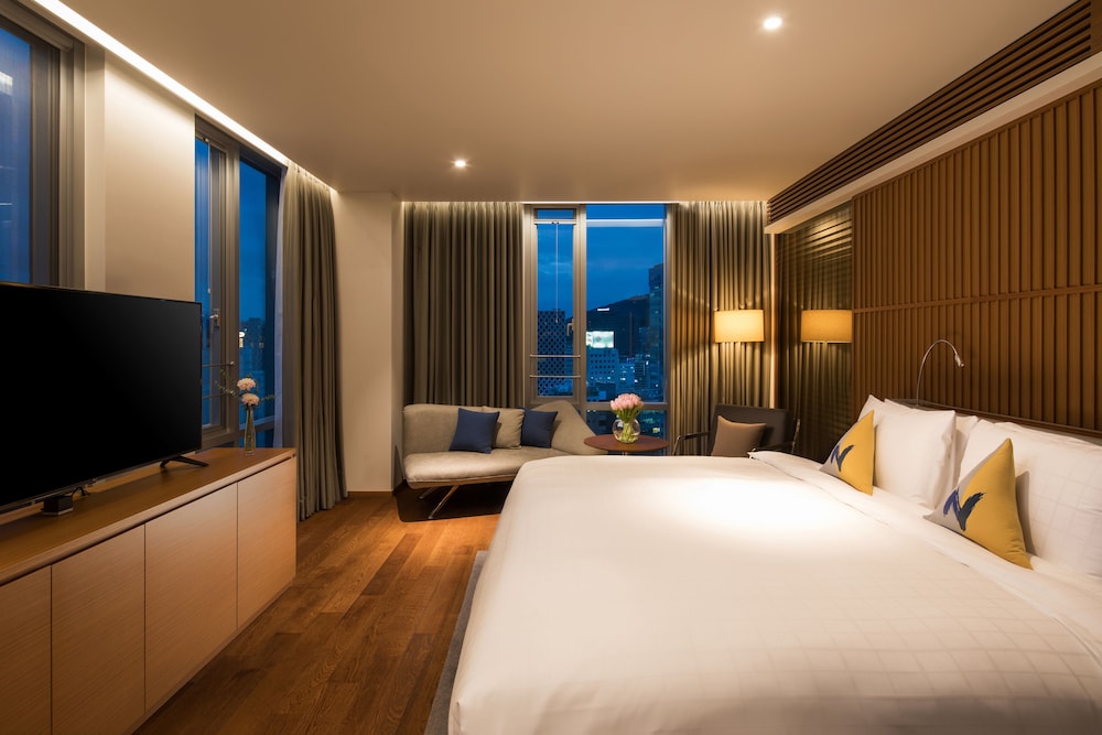 Suite Premier - 1 cama doble del hotel Novotel Ambassador Seoul Dongdaemun Hotels and Residences. Foto 9