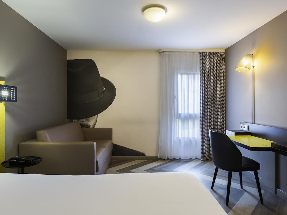 Habitación familiar doble, 1 cama doble con sofá cama del hotel Ibis Styles Nice Centre Port
