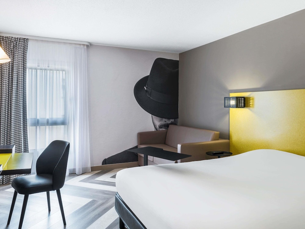 Habitación familiar doble, 1 cama doble con sofá cama del hotel Ibis Styles Nice Centre Port. Foto 1