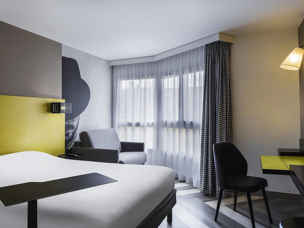 Habitación estándar doble, 1 cama doble con sofá cama del hotel Ibis Styles Nice Centre Port. Foto 4