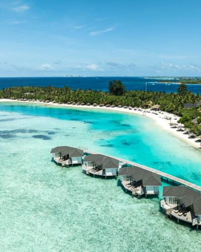 Suite sobre el Agua - Traslados de ida y vuelta gratuitos en lancha rápida para estancias de 7 noches o más, o 50% de descuento en traslados en lancha rápida para estancias de menos de 7 noches (máx. 2 huéspedes). Reserva: 24 feb – 31 oct 2026 | Esta del hotel Cinnamon Dhonveli Maldives. Foto 13