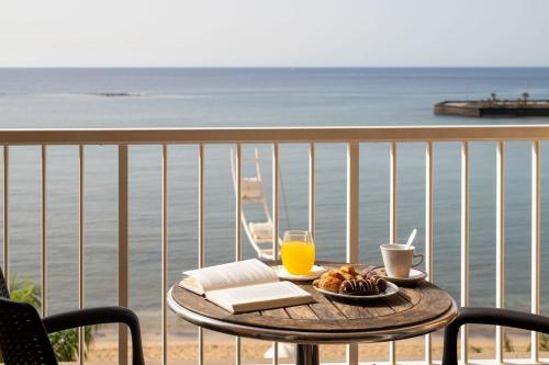 Habitación Doble con vistas al mar - 1 o 2 camas del hotel Checkin Diamar. Foto 3