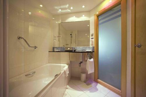 Habitación Doble Estándar - 2 camas del hotel Holiday Inn Express Madrid-alcobendas, An Ihg