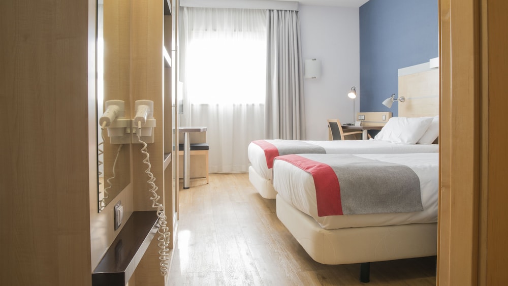 Habitación estándar, 2 camas individuales (Free Breakfast) del hotel Holiday Inn Express Barcelona - Molins De Rei, An Ihg