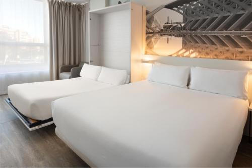 Habitación Familiar del hotel B and B Valencia Ciudad de las Ciencias. Foto 6