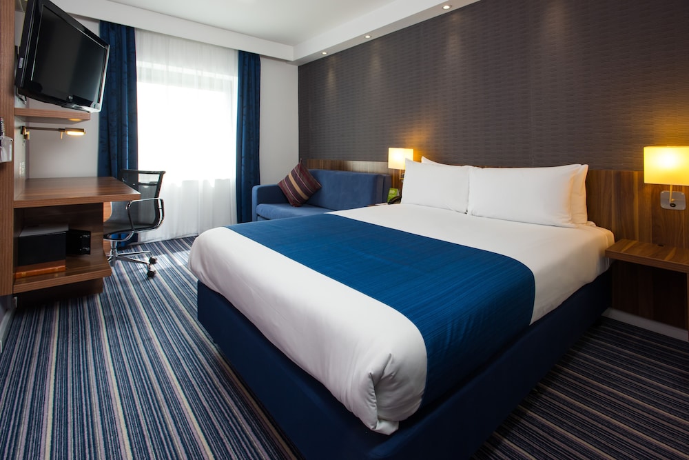 Habitación estándar, 1 cama doble con sofá cama del hotel Holiday Inn Express London - Wimbledon South, An Ihg. Foto 1