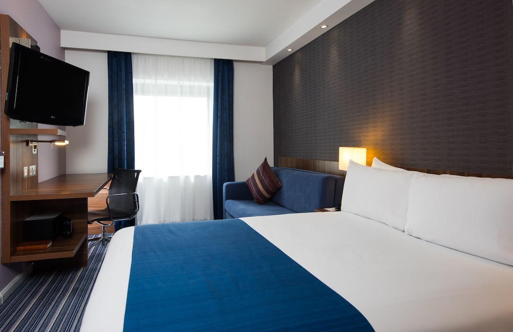 Habitación estándar, 1 cama doble con sofá cama del hotel Holiday Inn Express London - Wimbledon South, An Ihg. Foto 3
