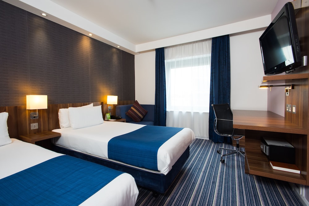 Habitación estándar, 2 camas individuales del hotel Holiday Inn Express London - Wimbledon South, An Ihg. Foto 1