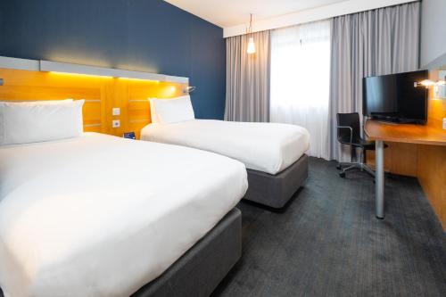 Habitación estándar con desayuno caliente gratuito del hotel Holiday Inn Express Stevenage, An Ihg