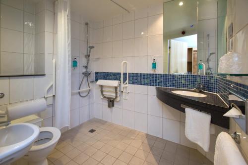 Habitación Twin Estándar - Adaptada del hotel Holiday Inn Express Stevenage, An Ihg