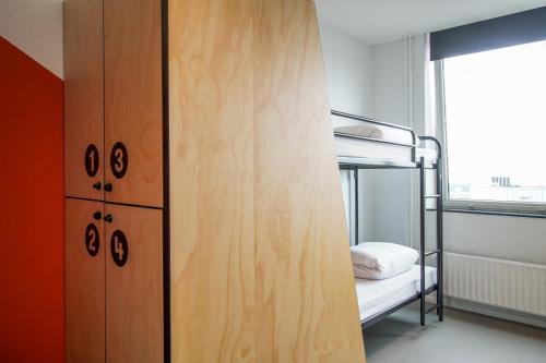 Habitación Cuádruple con baño privado del hotel Via Amsterdam. Foto 8