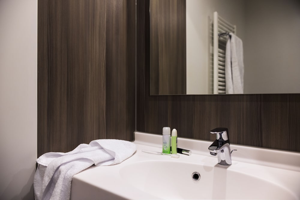 Habitación Acogedora del hotel Ibis Styles Haarlem City. Foto 1