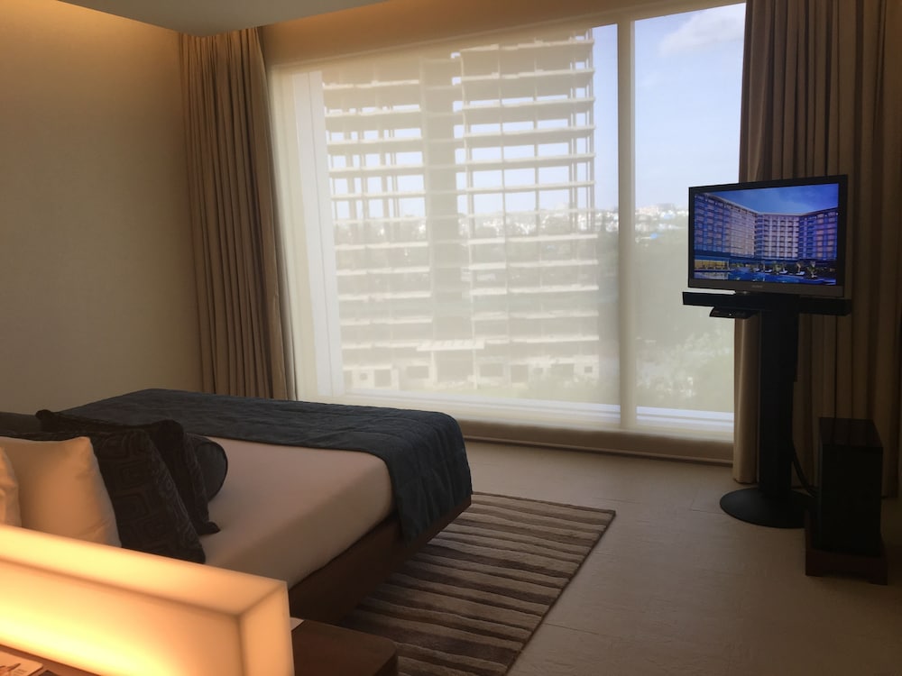 Habitación superior, 1 cama de matrimonio, vistas a la ciudad del hotel Taj Yeshwantpur, Bengaluru. Foto 1