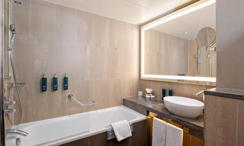 Habitaciones Comunicadas Familiares del hotel Hilton London Tower Bridge. Foto 1