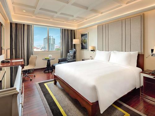 Premium King Room - Complimentary daily chocolate hour 5 - 6pm del hotel Mövenpick Hotel Hanoi Centre. Foto 2