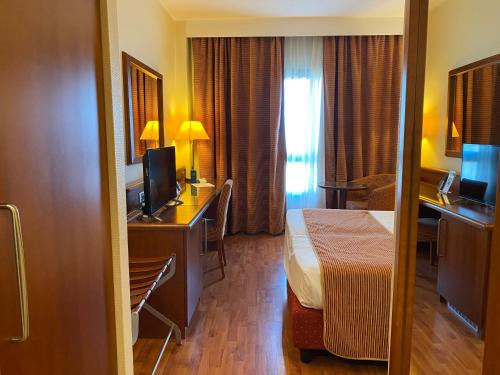 Habitación Doble Estándar del hotel Holiday Inn Cagliari, An Ihg. Foto 1