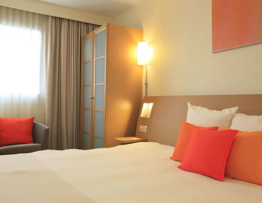 Habitación doble Superior 1 Cama king Accesible Accesible (discapacidad auditiva) del hotel Novotel Centre Nantes Bord De Loire. Foto 1