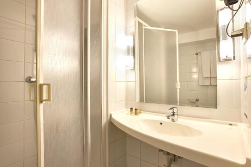 Habitación Doble Estándar - 2 camas del hotel Mycontinental Bucuresti Gara De Nord. Foto 4