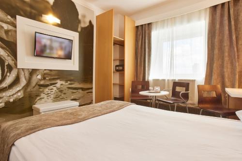 Habitación Doble Superior del hotel Mycontinental Bucuresti Gara De Nord. Foto 3
