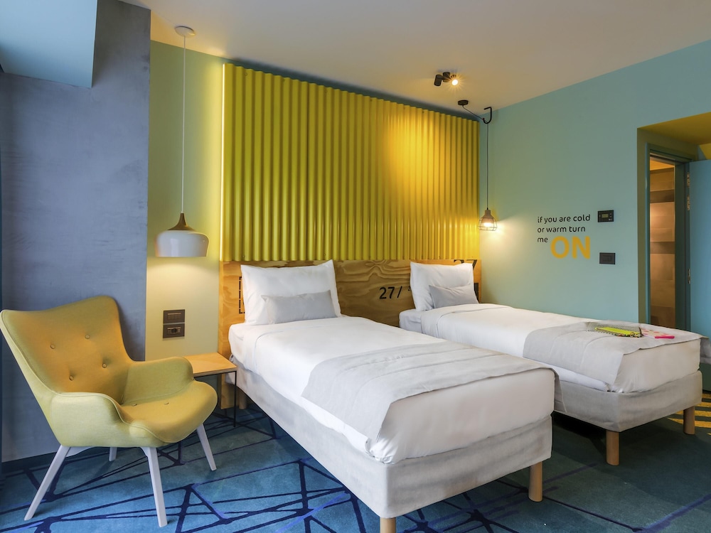 Habitación estándar, 2 camas individuales del hotel Ibis Styles Bucharest Erbas. Foto 2