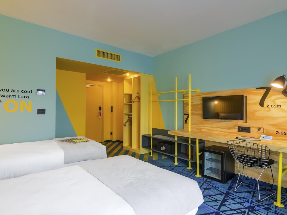 Habitación estándar, 2 camas individuales del hotel Ibis Styles Bucharest Erbas. Foto 3