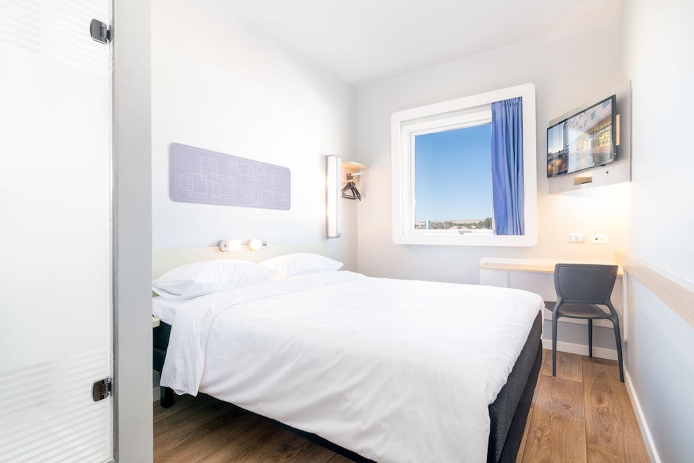 Habitación Estándar con 1 cama doble del hotel Ibis Budget Iquique. Foto 1