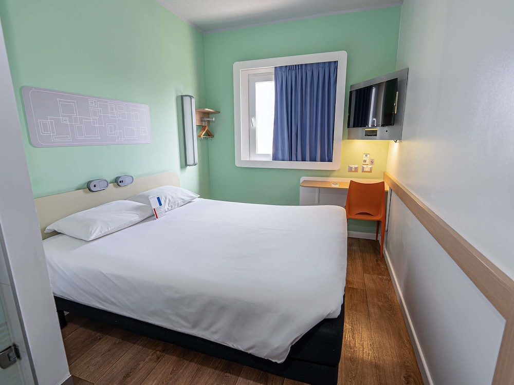 Habitación Estándar con 1 cama doble del hotel Ibis Budget Iquique. Foto 3