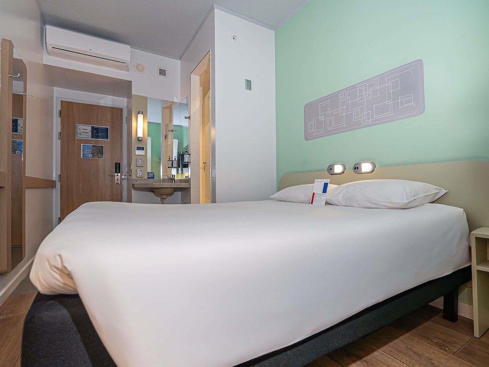Habitación Estándar con 1 cama doble del hotel Ibis Budget Iquique. Foto 4