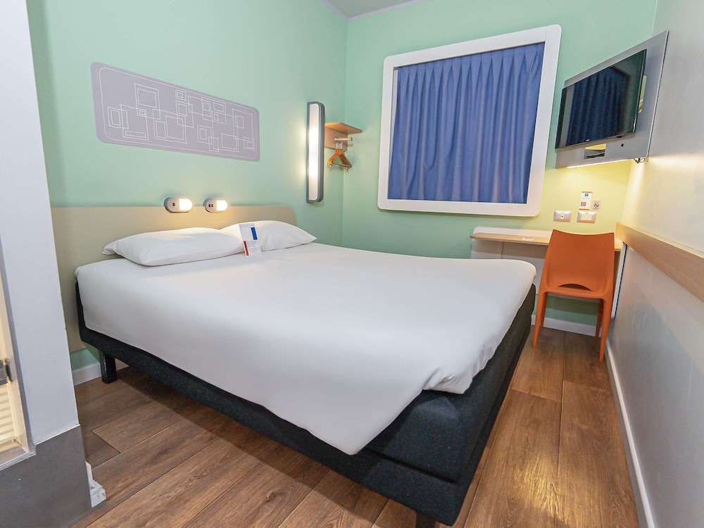 Habitación Estándar con 1 cama doble del hotel Ibis Budget Iquique. Foto 5
