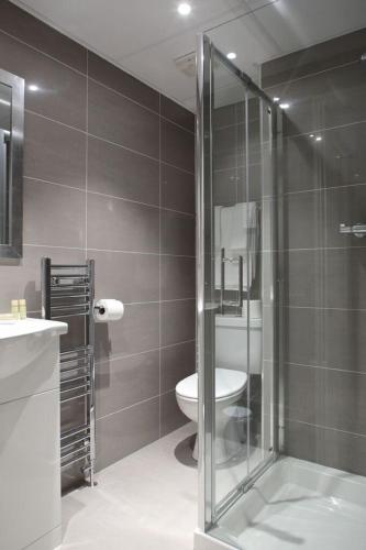 Habitación Doble con baño privado - 2 camas del hotel Kensington Gardens. Foto 5