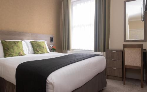 Habitación Doble con baño privado del hotel Kensington Gardens